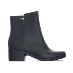Womens Close 20 Boots loving the sales