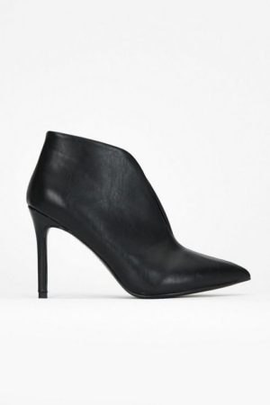**Black Pointed Ankle Boot